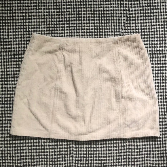 Corduroy beige skirt - Picture 3 of 3